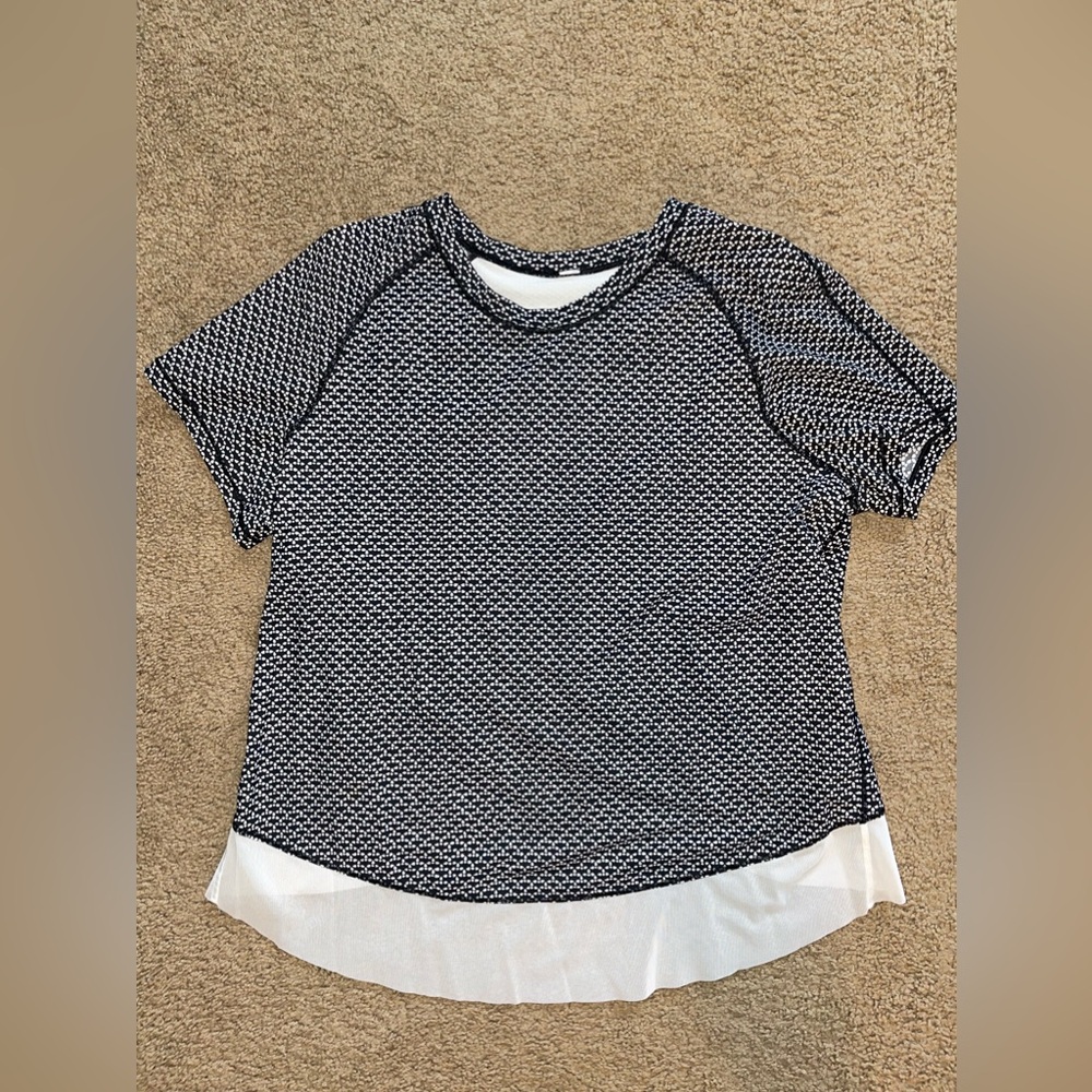 Lululemon t shirt